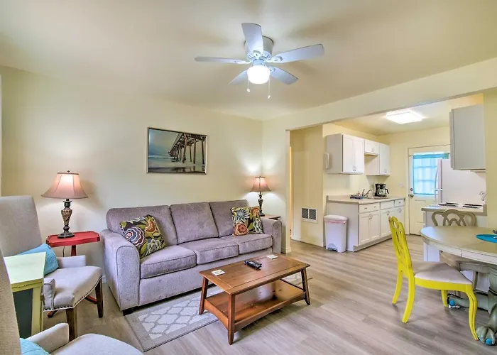 Winchester Bay Apt Near Dunes And State Parks!